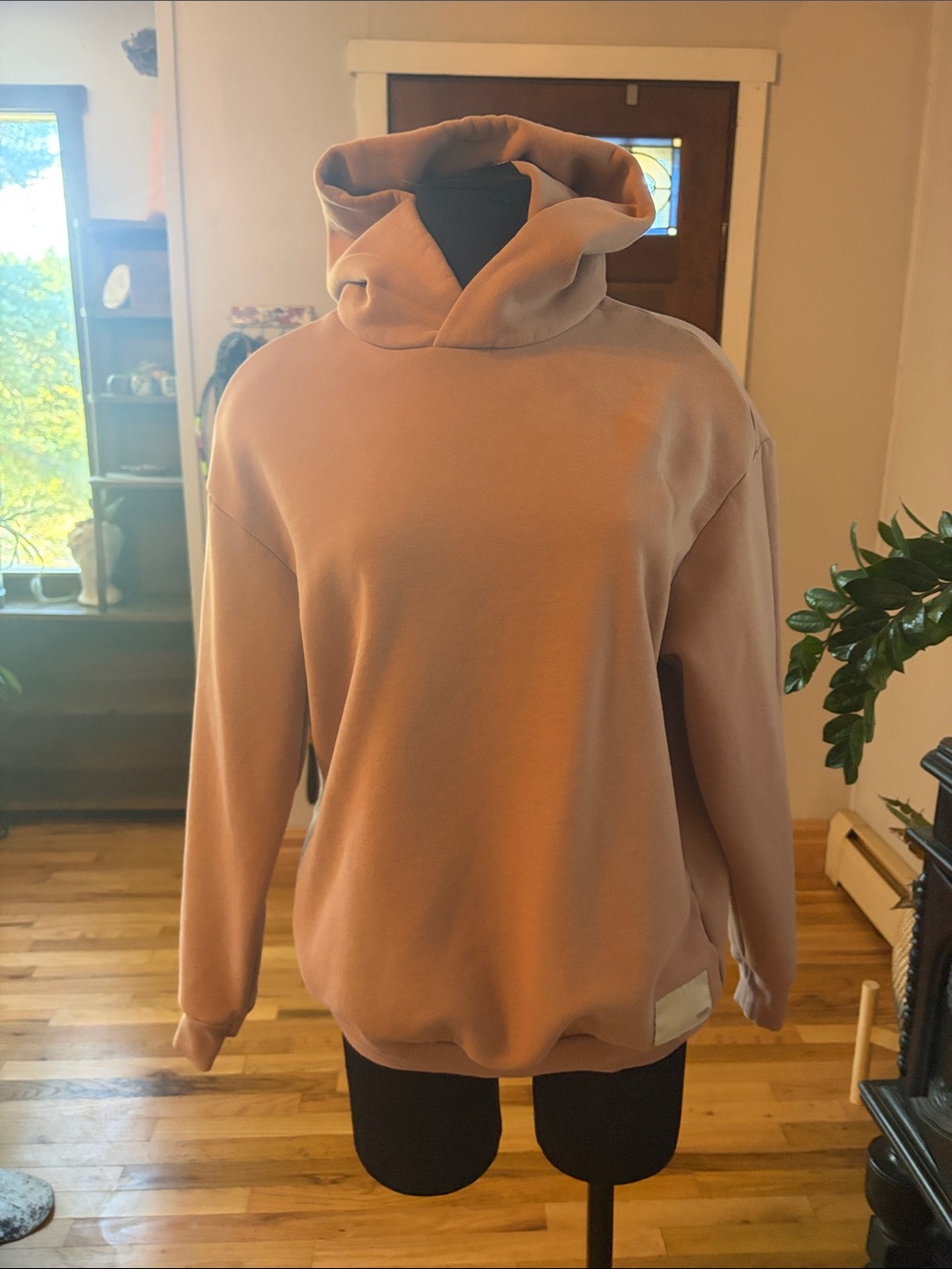 Vuori Women's Dusty Rose Hoodie Pullover